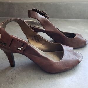 Kenneth Cole kitten heels